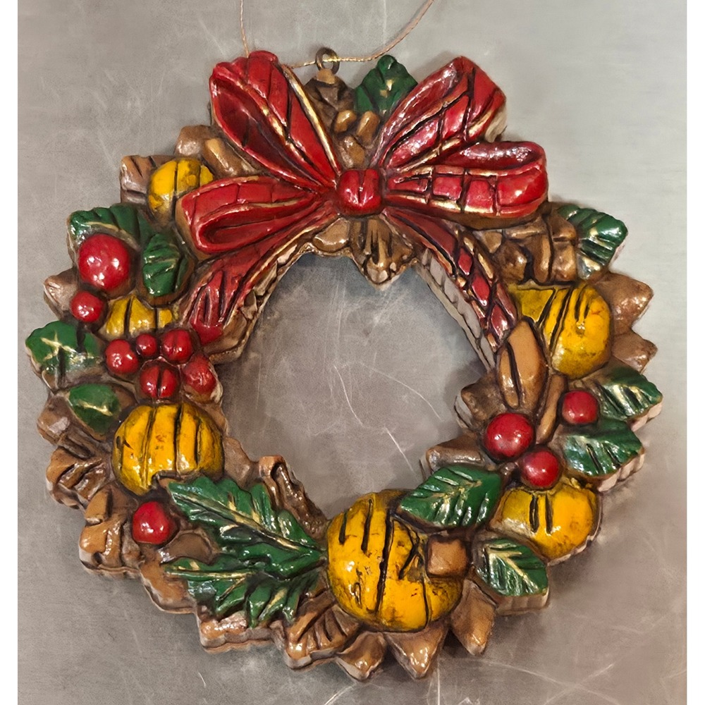 Vintage Reading and Company Christmas Wreath Ornament Holiday‎ Decor plastic
